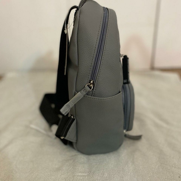 Reaction by Kenneth Cole - Picture 3 of 3